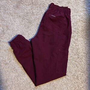 Jaanuu woman’s maroon scrub joggers